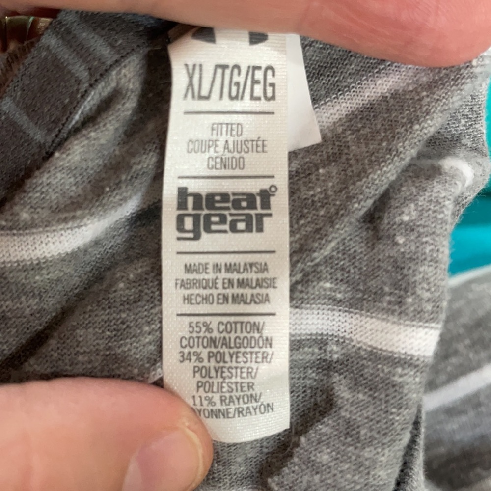 Women's Under Armour Heat Gear shirt - Picture 4 of 4
